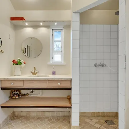 Gorgeous In With Kitchen