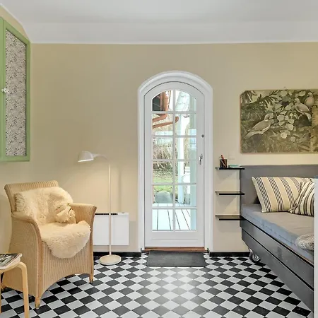 Vakantiehuis Gorgeous In With Kitchen