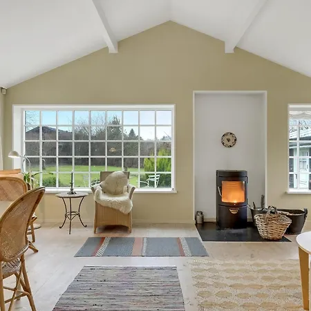 Vakantiehuis Gorgeous In With Kitchen Hornbæk