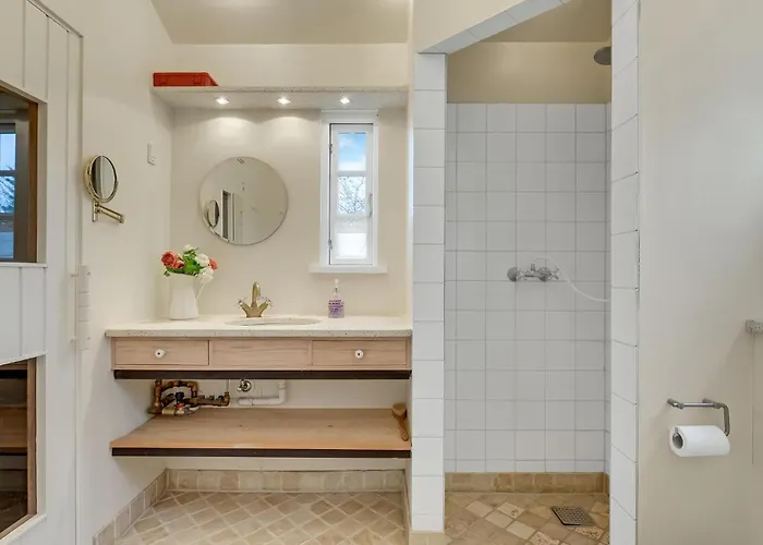 Gorgeous In With Kitchen