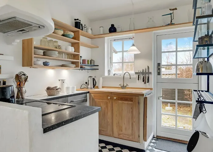 Gorgeous In With Kitchen بيت للعطل